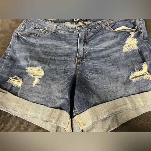 Distressed Dollhouse Dylan Denim Shorts - Picture 2 of 12